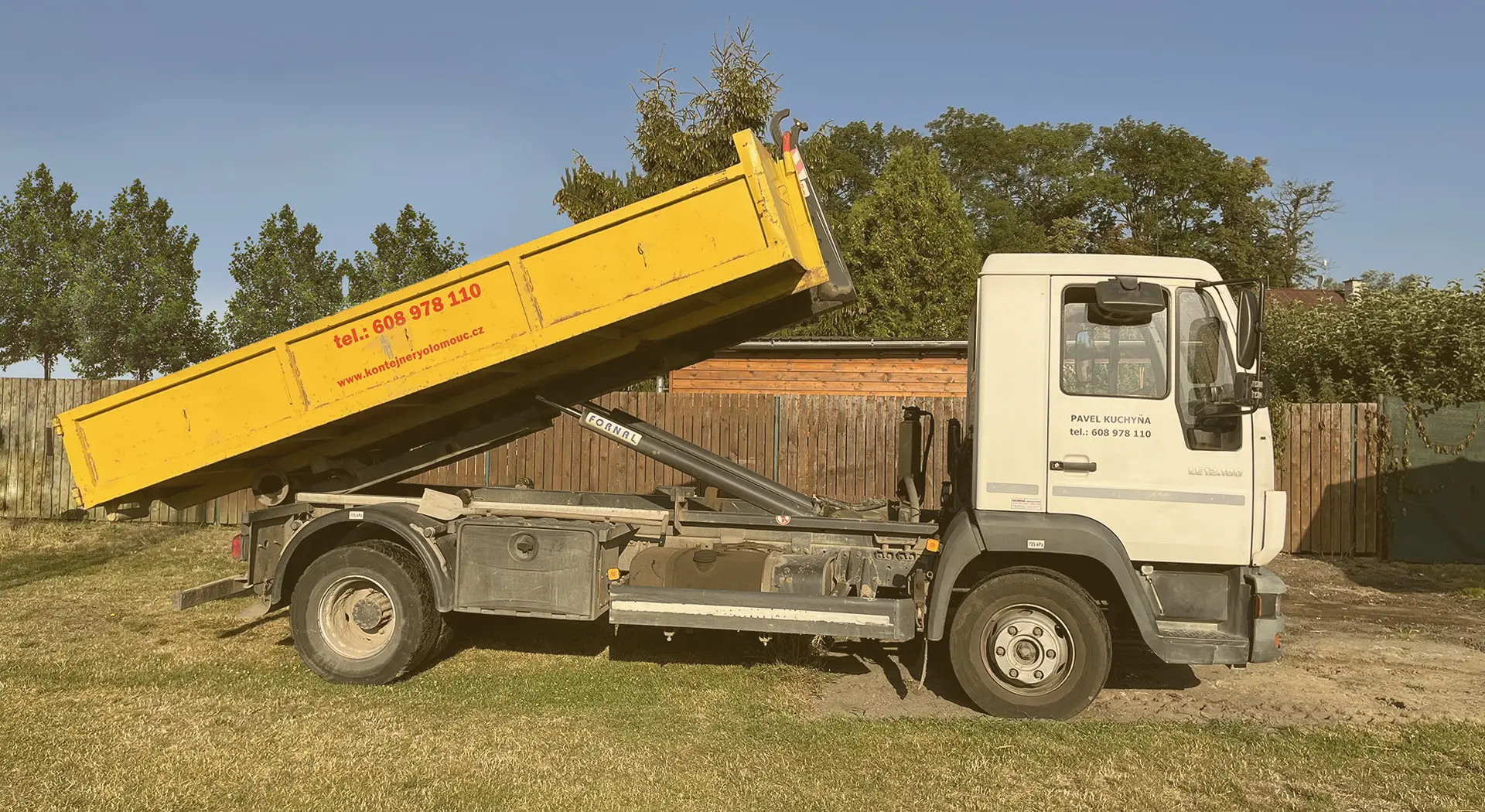 Nákladní vůz pro kontejnerovou dopravu